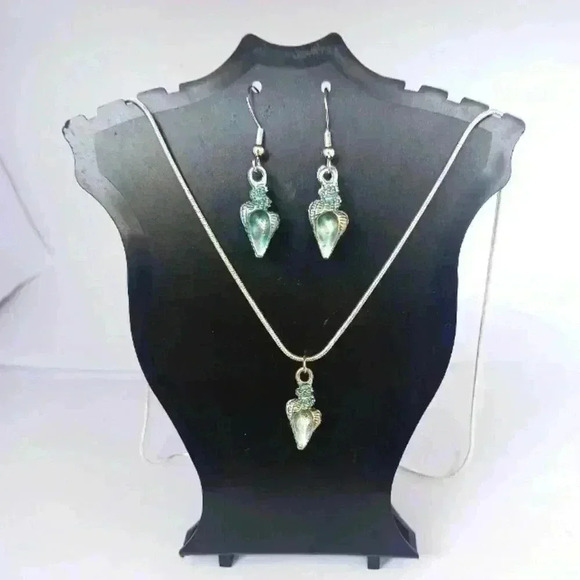 Blue Seashell Necklace and Earrings Set - Picture 2 of 5